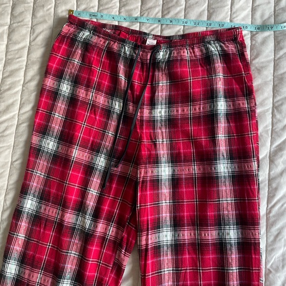 Victorias’s Secret 2pc Plaid Pajama Set Long Sleeve Button Down and Pants - Picture 9 of 15